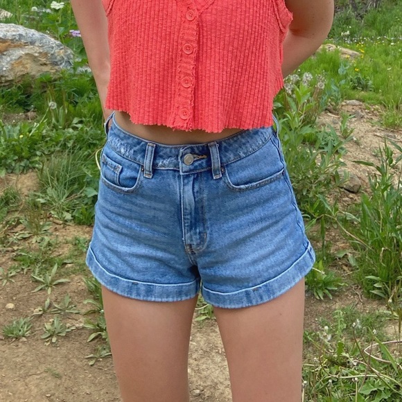 Pacsun medium wash mom shorts - Picture 3 of 3